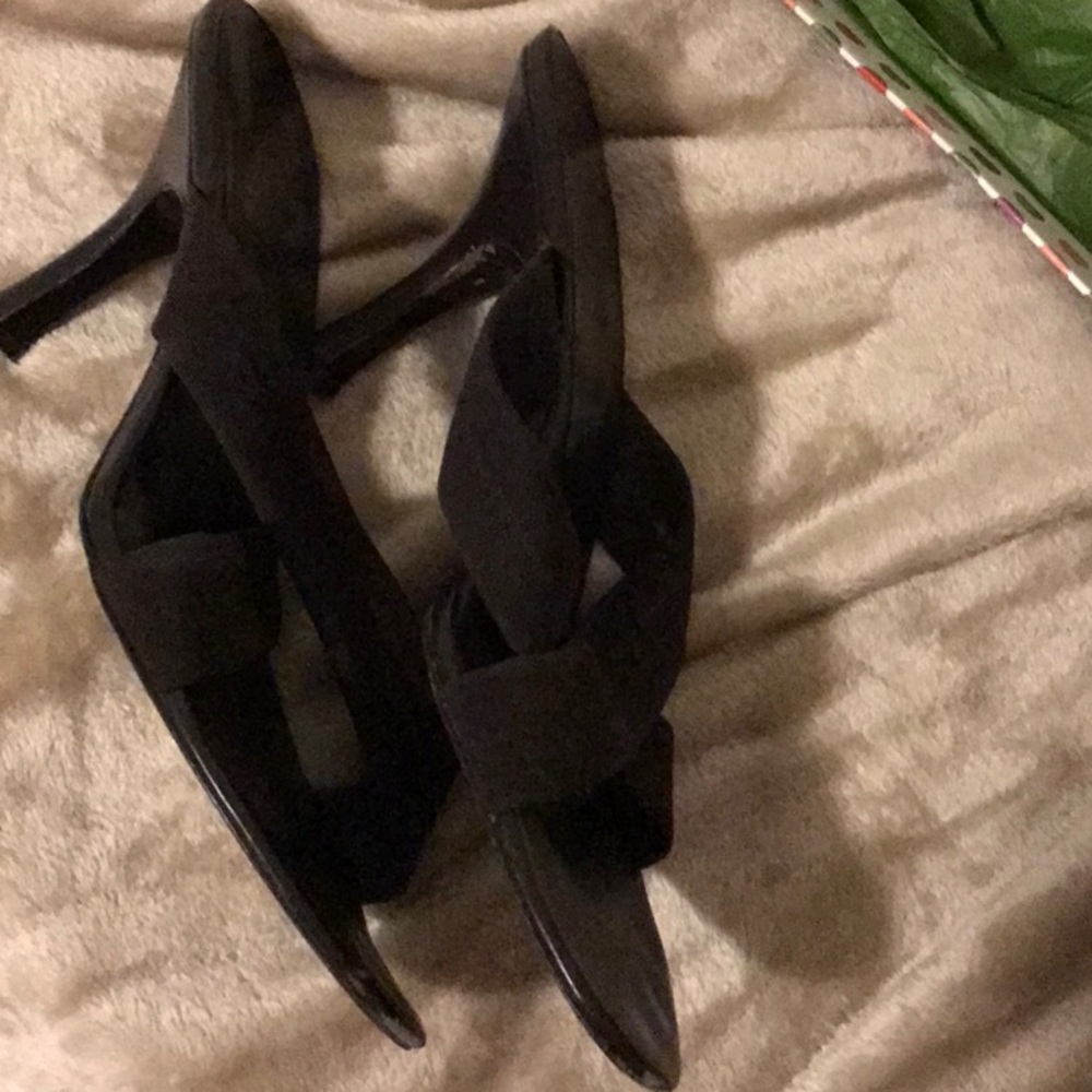 Sandals - Picture 3 of 6